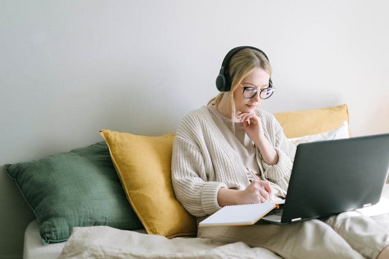 AI PDF Summarizers: How to Chat With Your Documents in 2026