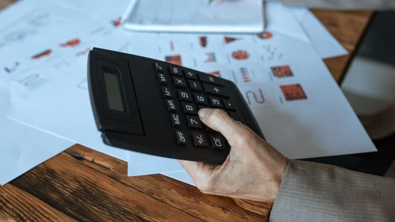 BMR and TDEE Calculator: Find Your Daily Calorie Needs